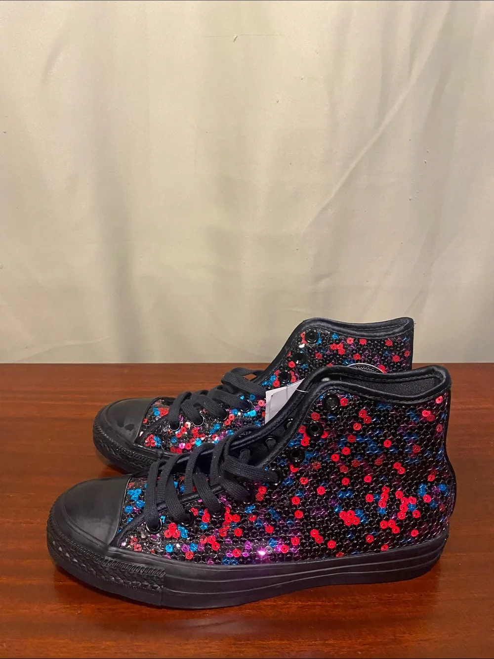 Converse Chuck Taylor All Star Sequined Women’s Hi Shoe Black Blue Cherry 9 NWT - Picture 2 of 7